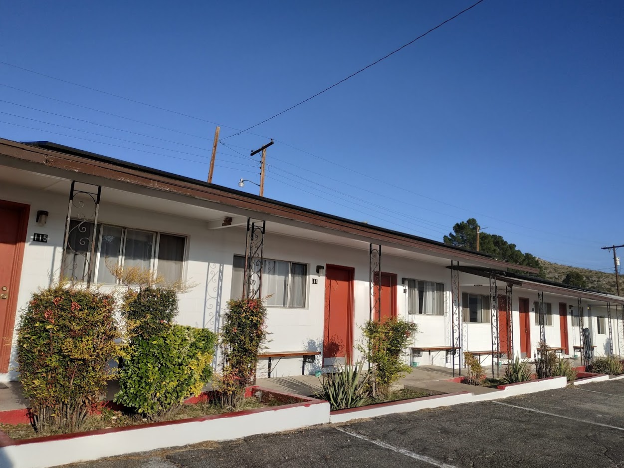 motel 2.jpg